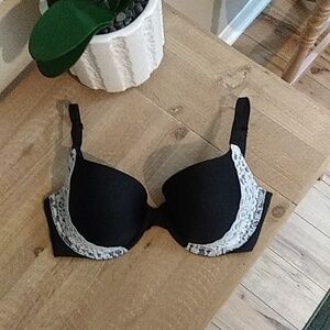 Victoria's Secret Black Underwire Demi Bra. Size 34D